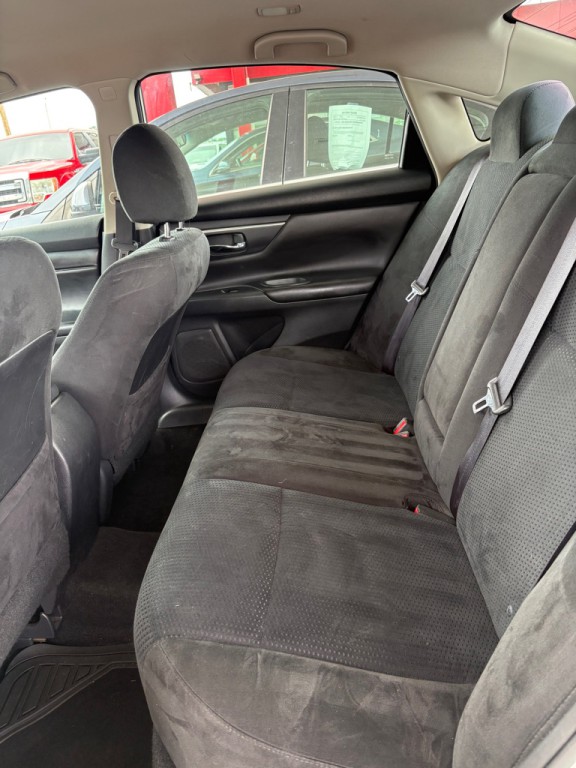 2015 Nissan Altima Image 9