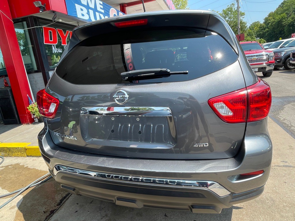2017 Nissan Pathfinder Image 6