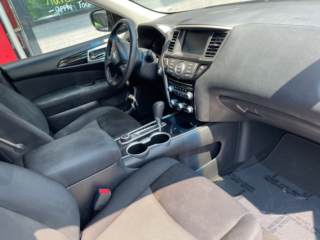 2017 Nissan Pathfinder Image 9