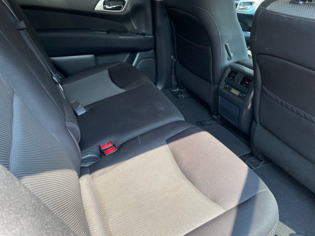 2017 Nissan Pathfinder Image 10