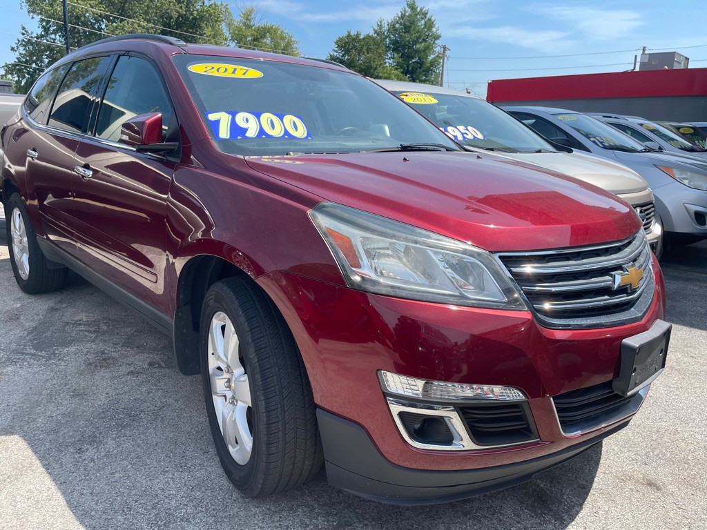 2017 Chevrolet Traverse Image 2