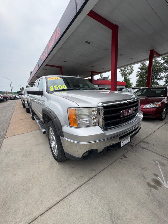 2011 GMC Sierra Image 2