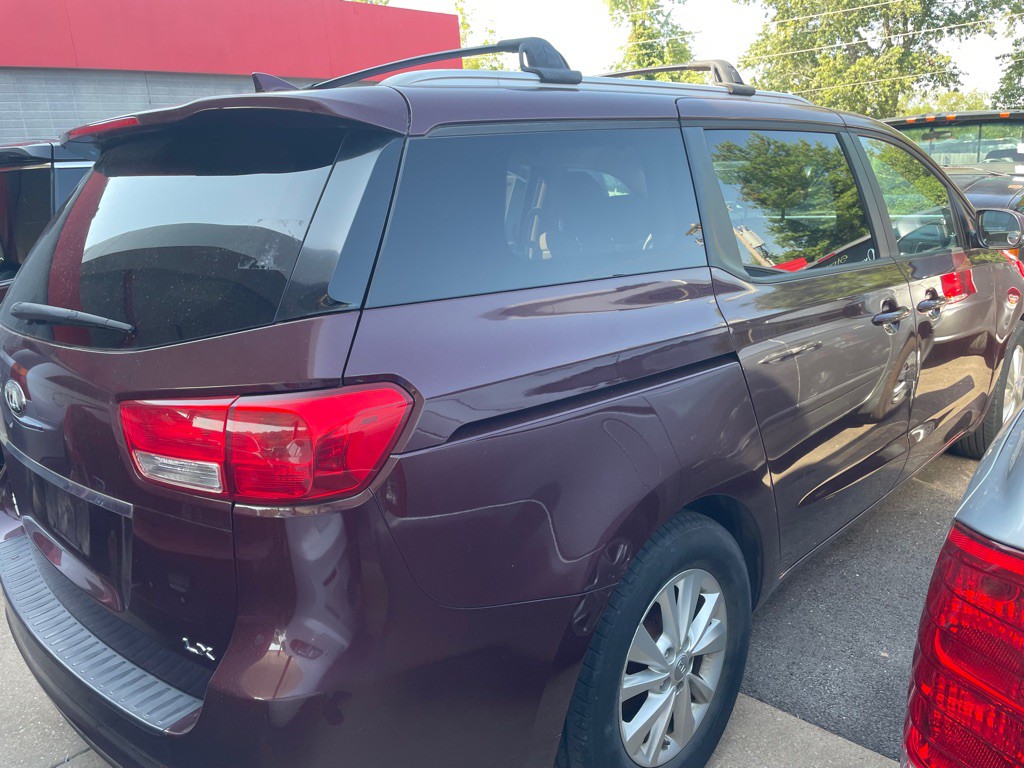 2016 Kia Sedona Image 4