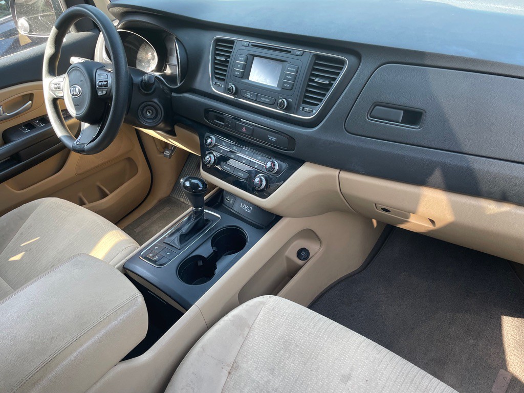 2016 Kia Sedona Image 9