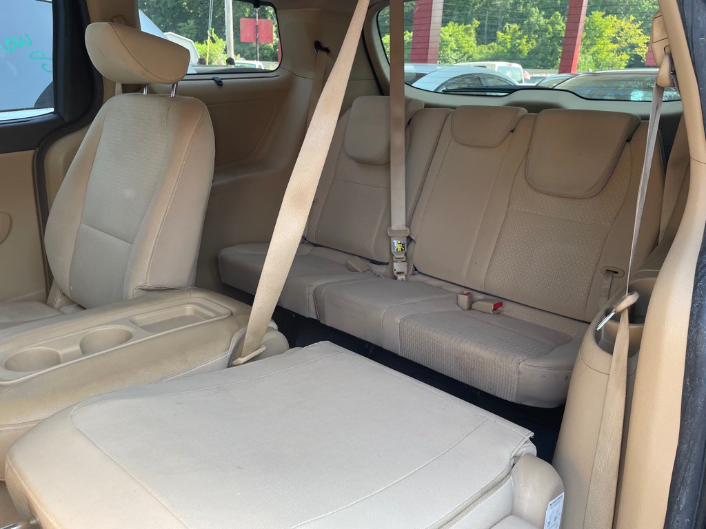 2016 Kia Sedona Image 10