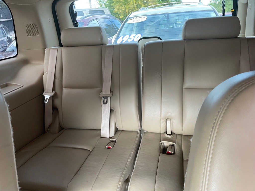 2011 Chevrolet Tahoe Image 11