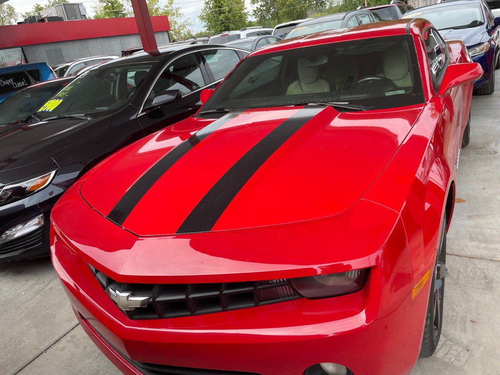 2011 Chevrolet Camaro Image 2
