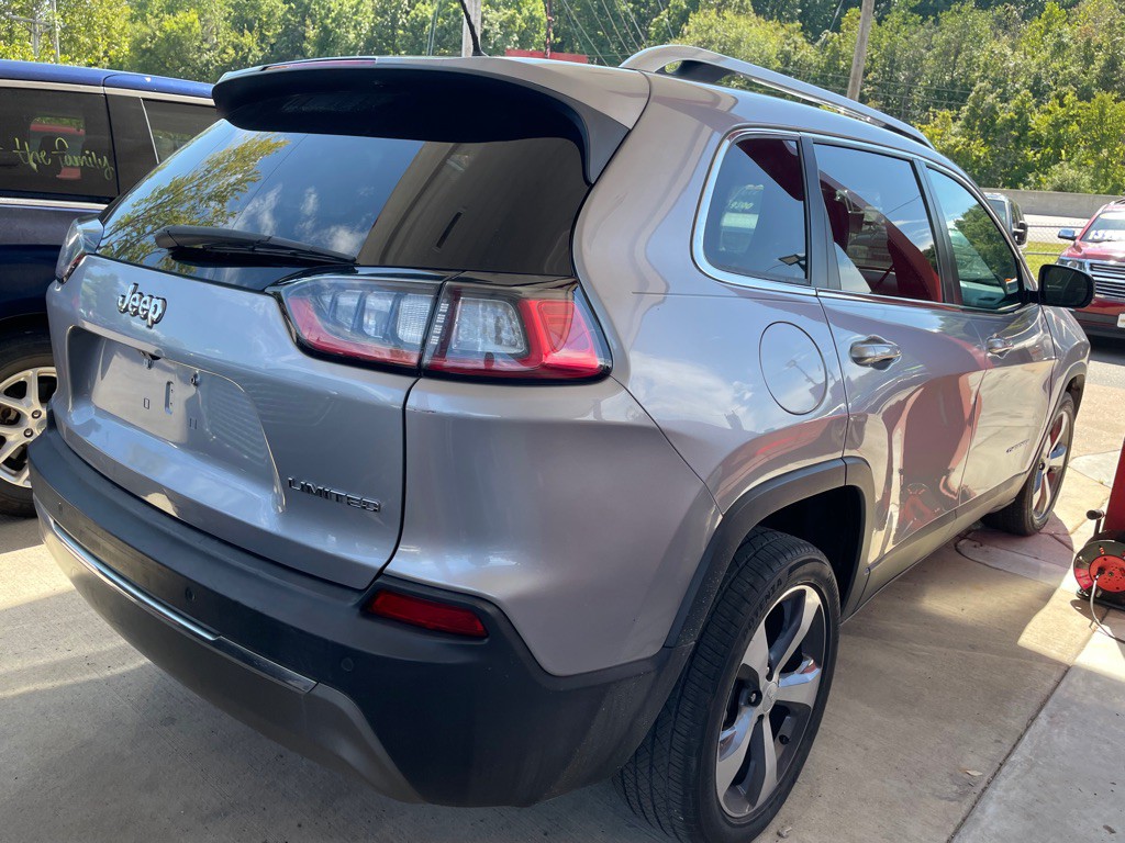 2019 Jeep Cherokee Image 4