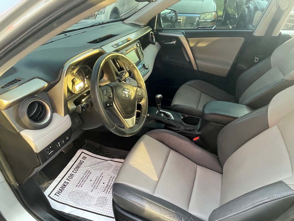 2015 Toyota Rav4 Image 8