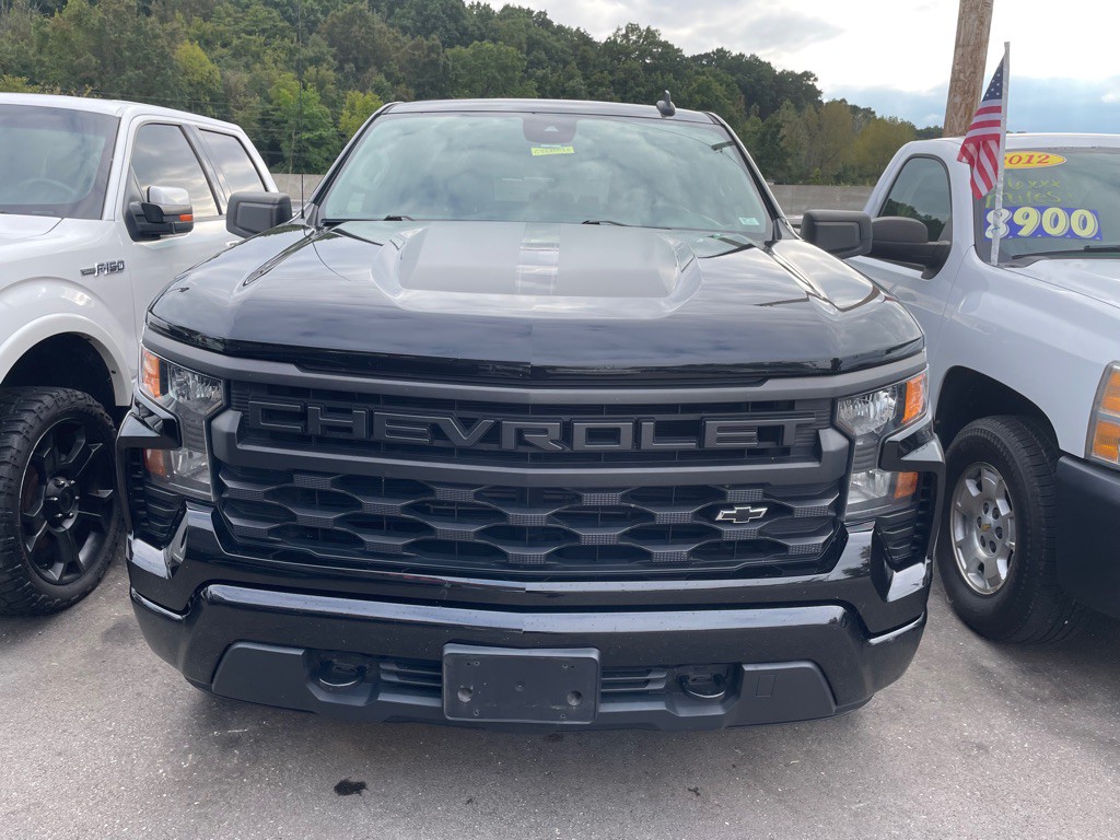 2023 Chevrolet Silverado 1500 Image 2