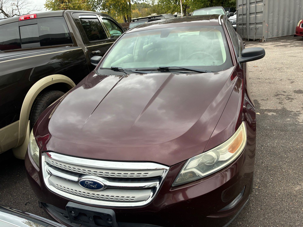 2011 Ford Taurus Image 3