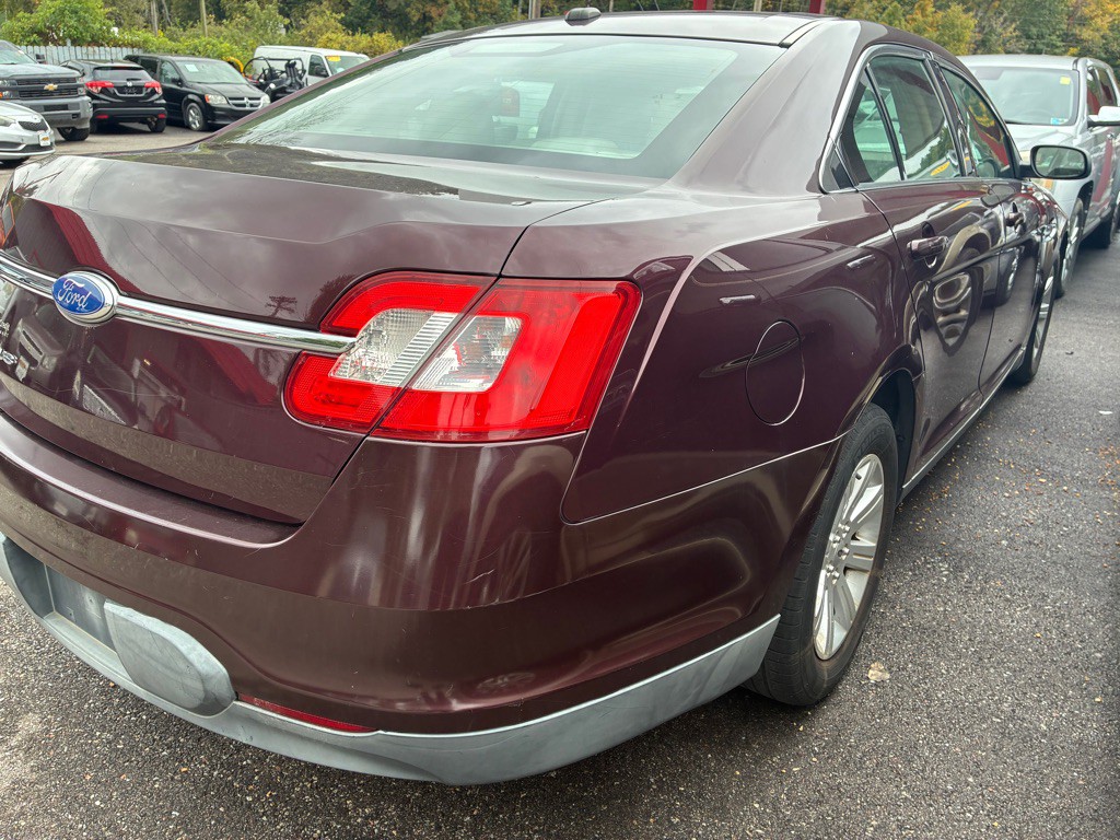 2011 Ford Taurus Image 5