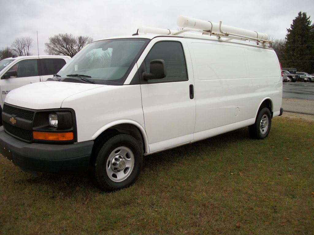 2013 Chevrolet Express Image 1