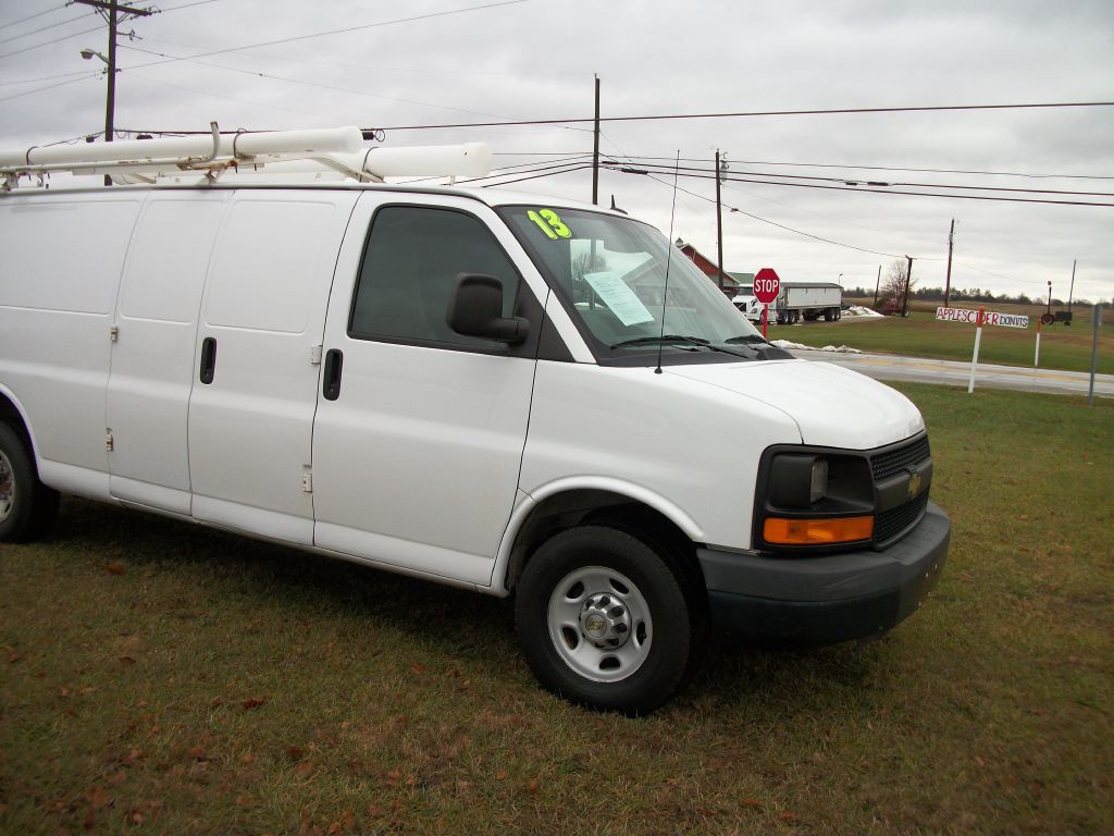 2013 Chevrolet Express Image 2
