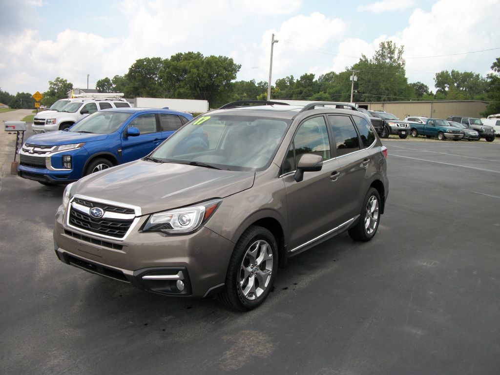 2017 Subaru Forester Image 1