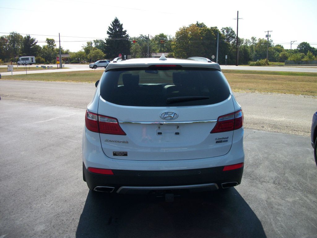 2016 Hyundai Santa Fe Image 3