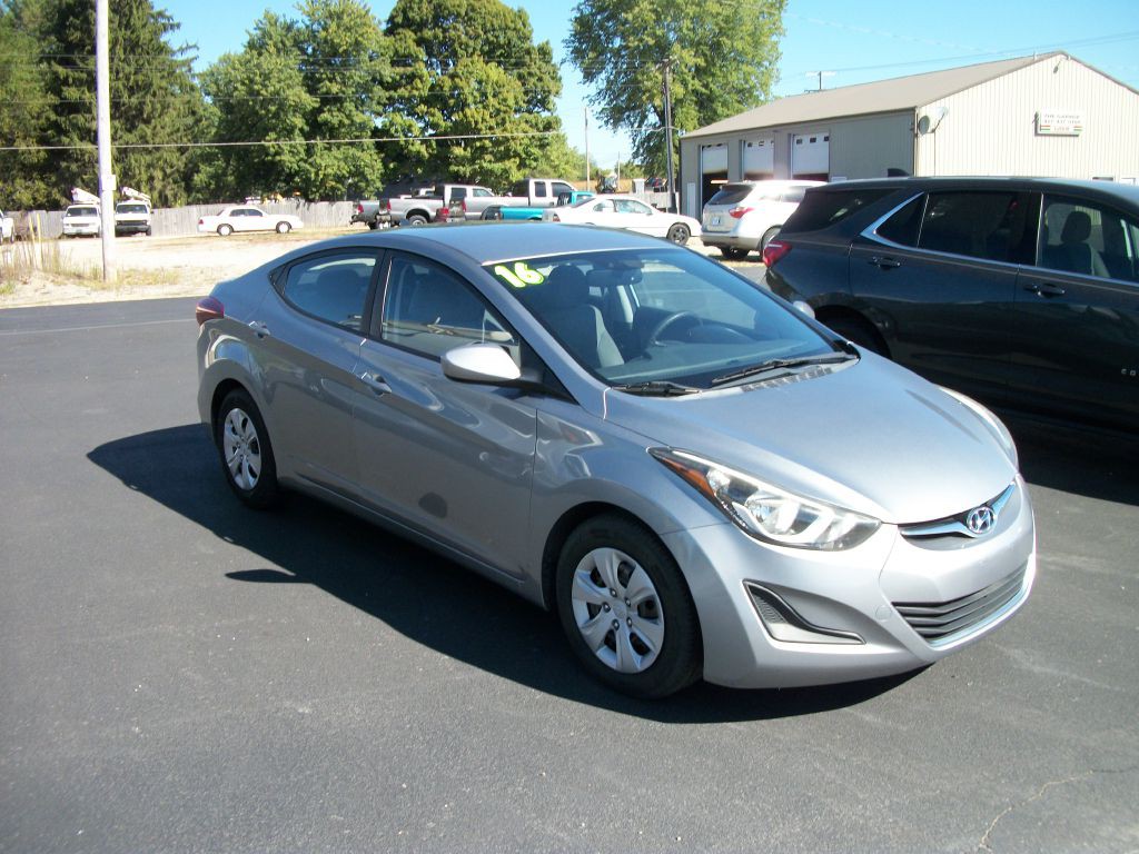 2016 Hyundai Elantra Image 2