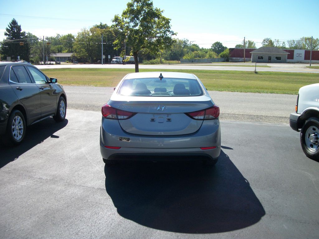 2016 Hyundai Elantra Image 3