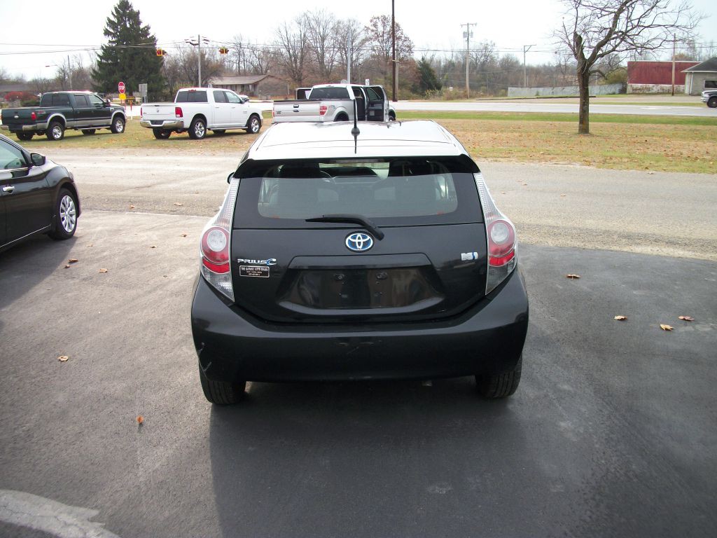 2014 Toyota Prius Image 3