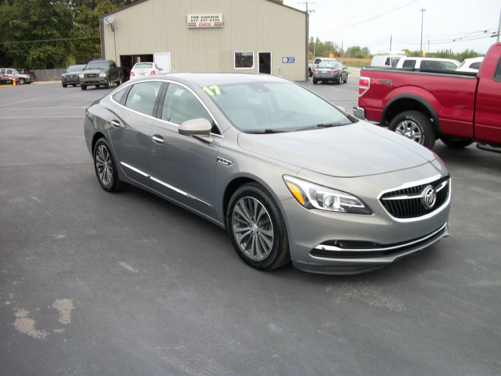 2017 Buick Lacrosse Image 2