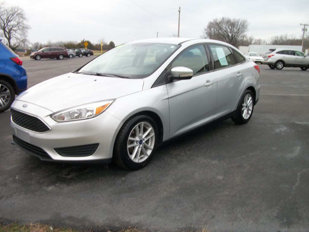 2016 Ford Focus Image 1