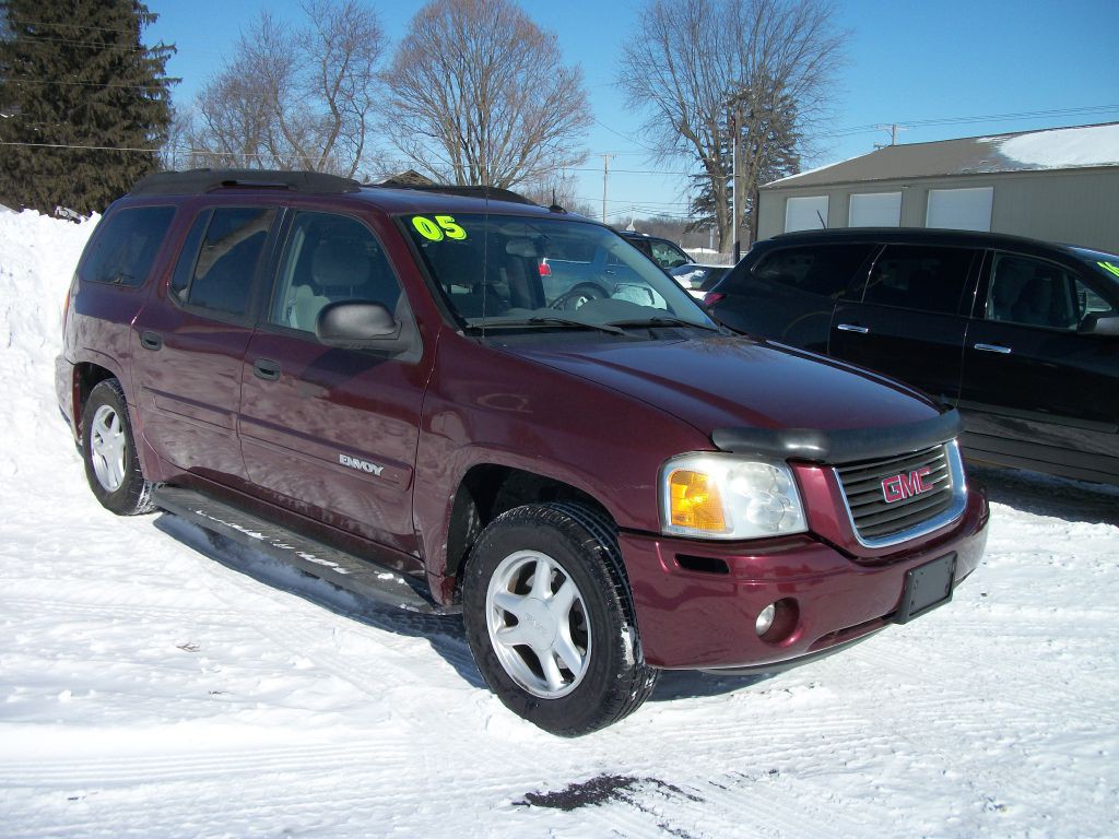 2005 GMC Envoy Image 2