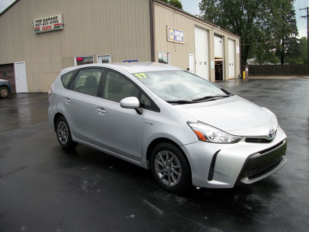 2017 Toyota Prius Image 2