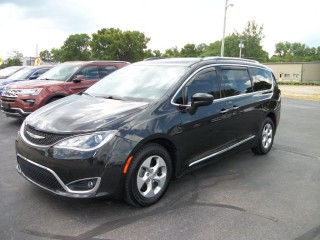 Image for 2017 Chrysler Pacifica Touring L Plus ID: 7560617