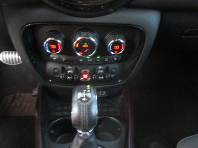 2016 MINI Cooper Image 12