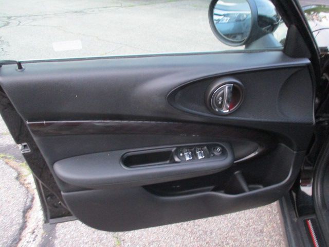 2016 MINI Cooper Image 14