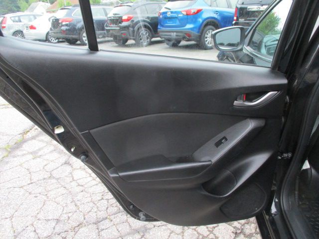 2016 Mazda Mazda3 Image 16