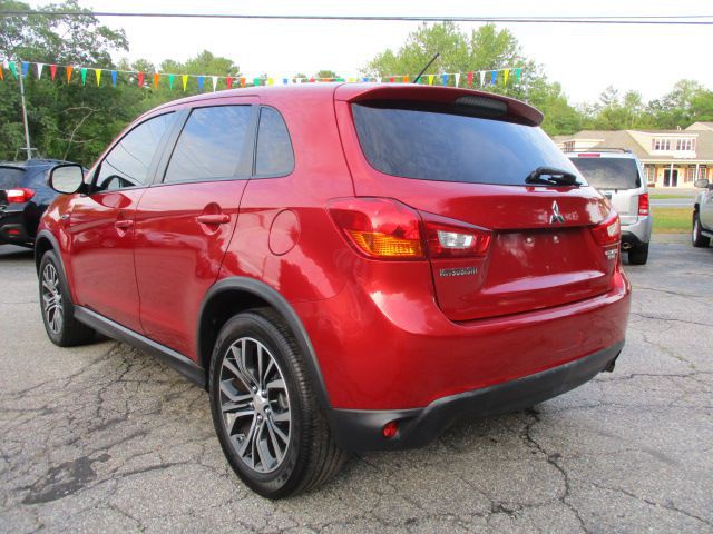 2016 Mitsubishi Outlander Image 4