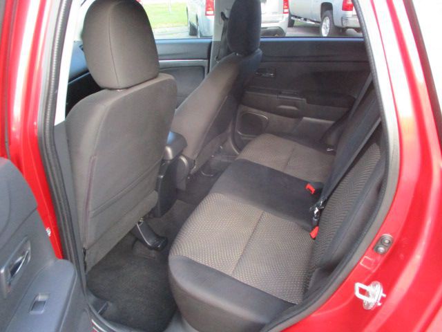 2016 Mitsubishi Outlander Image 14