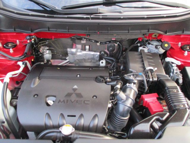 2016 Mitsubishi Outlander Image 20