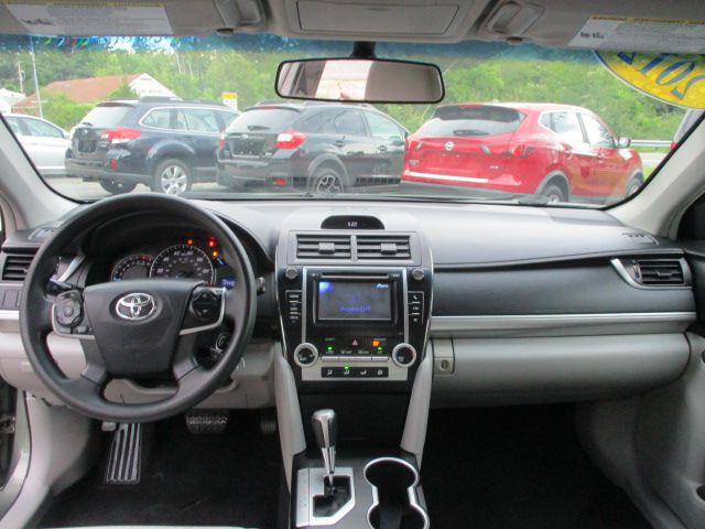 2012 Toyota Camry Image 8