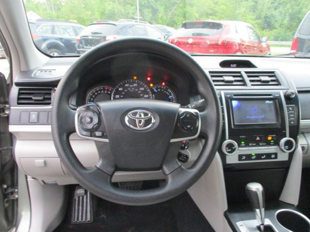 2012 Toyota Camry Image 9