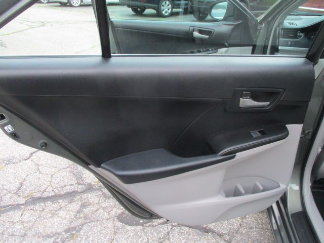 2012 Toyota Camry Image 16