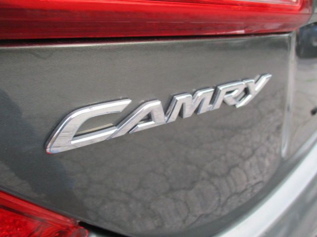 2012 Toyota Camry Image 18