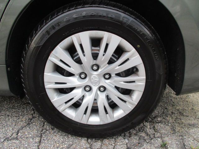 2012 Toyota Camry Image 21