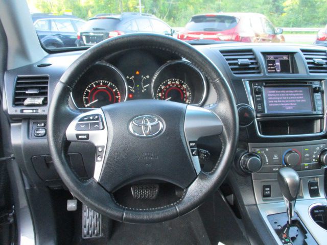 2013 Toyota Highlander Image 9