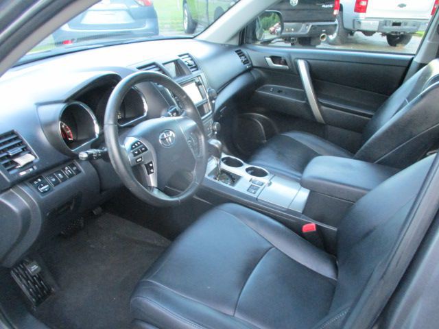 2013 Toyota Highlander Image 13