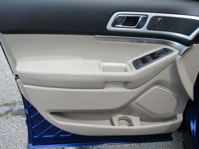 2013 Ford Explorer Image 15