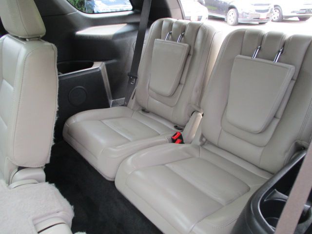 2013 Ford Explorer Image 18