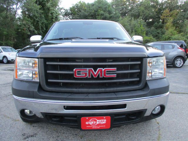 2011 GMC Sierra Image 2