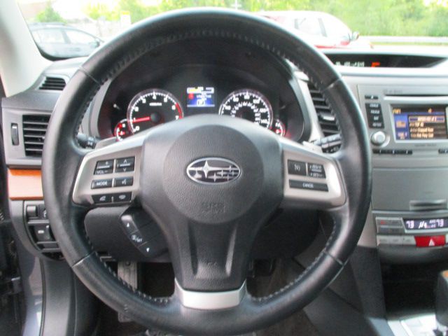 2014 Subaru Outback Image 12