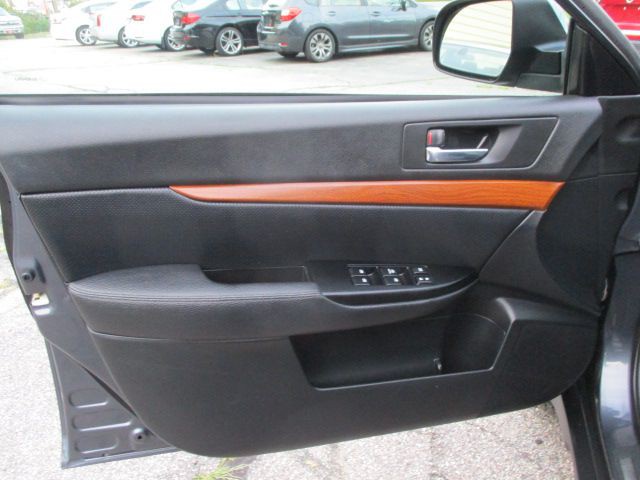 2014 Subaru Outback Image 16