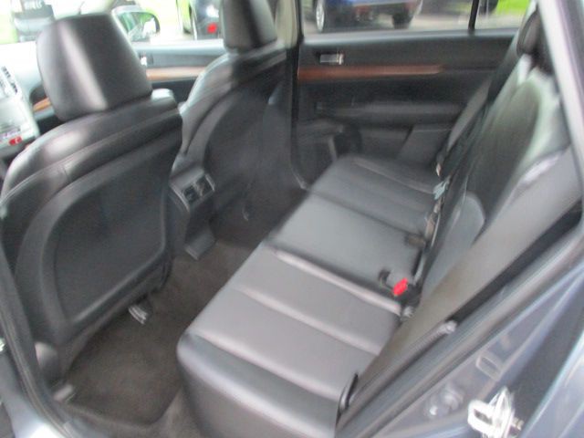 2014 Subaru Outback Image 17