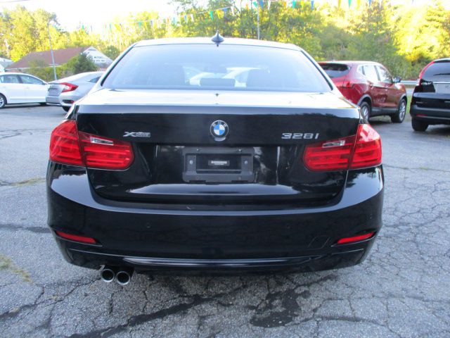 2015 BMW 3 Series Image 5