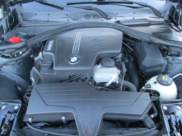 2015 BMW 3 Series Image 26