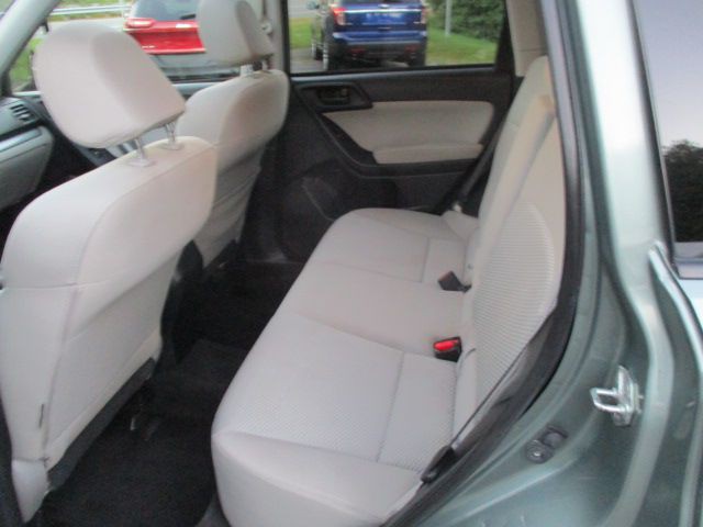 2015 Subaru Forester Image 9